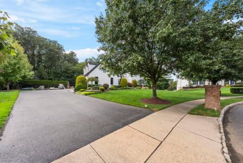 14 Huxley Court Marlboro NJ 07746