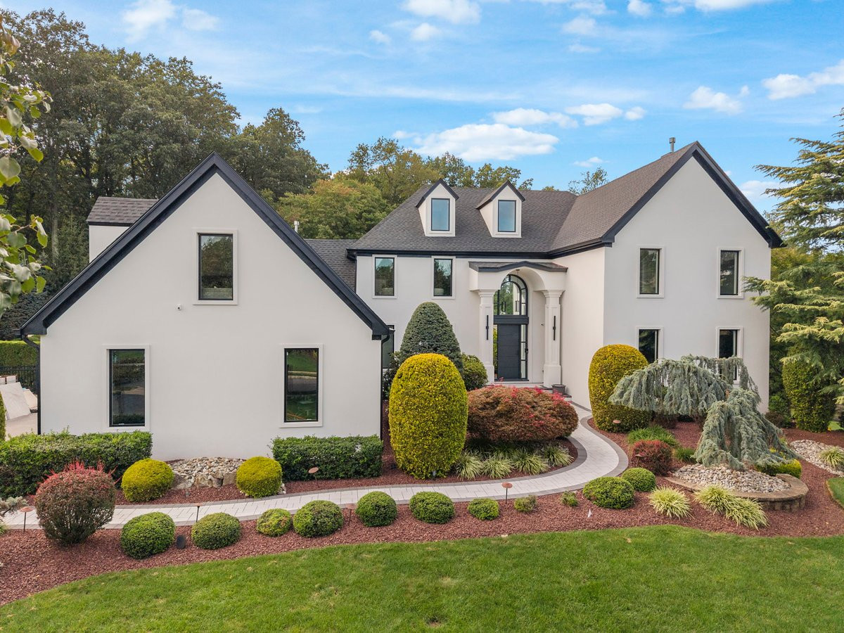 14 Huxley Court Marlboro NJ 07746