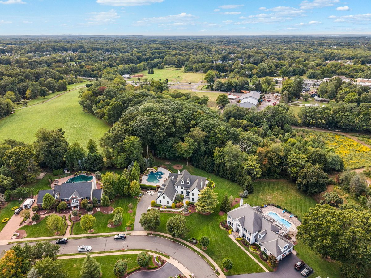 14 Huxley Court Marlboro NJ 07746