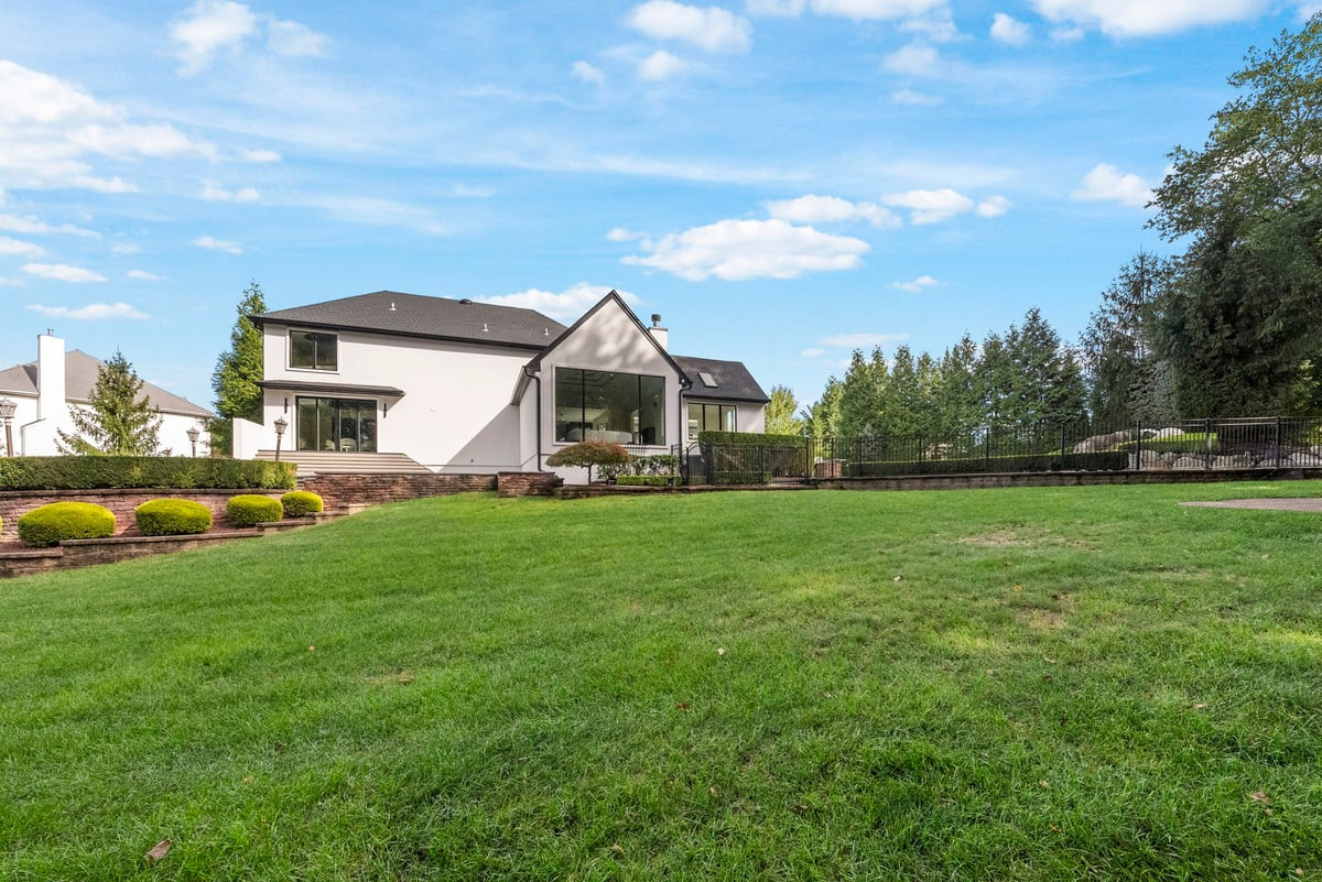 14 Huxley Court Marlboro NJ 07746