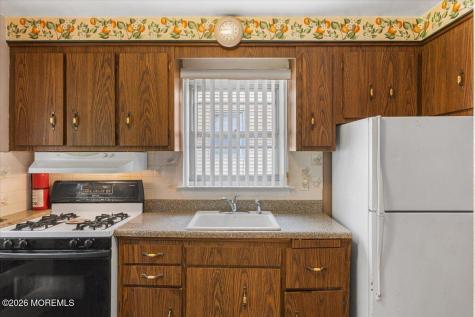 93 Willow Street Elmwood Park NJ 07407