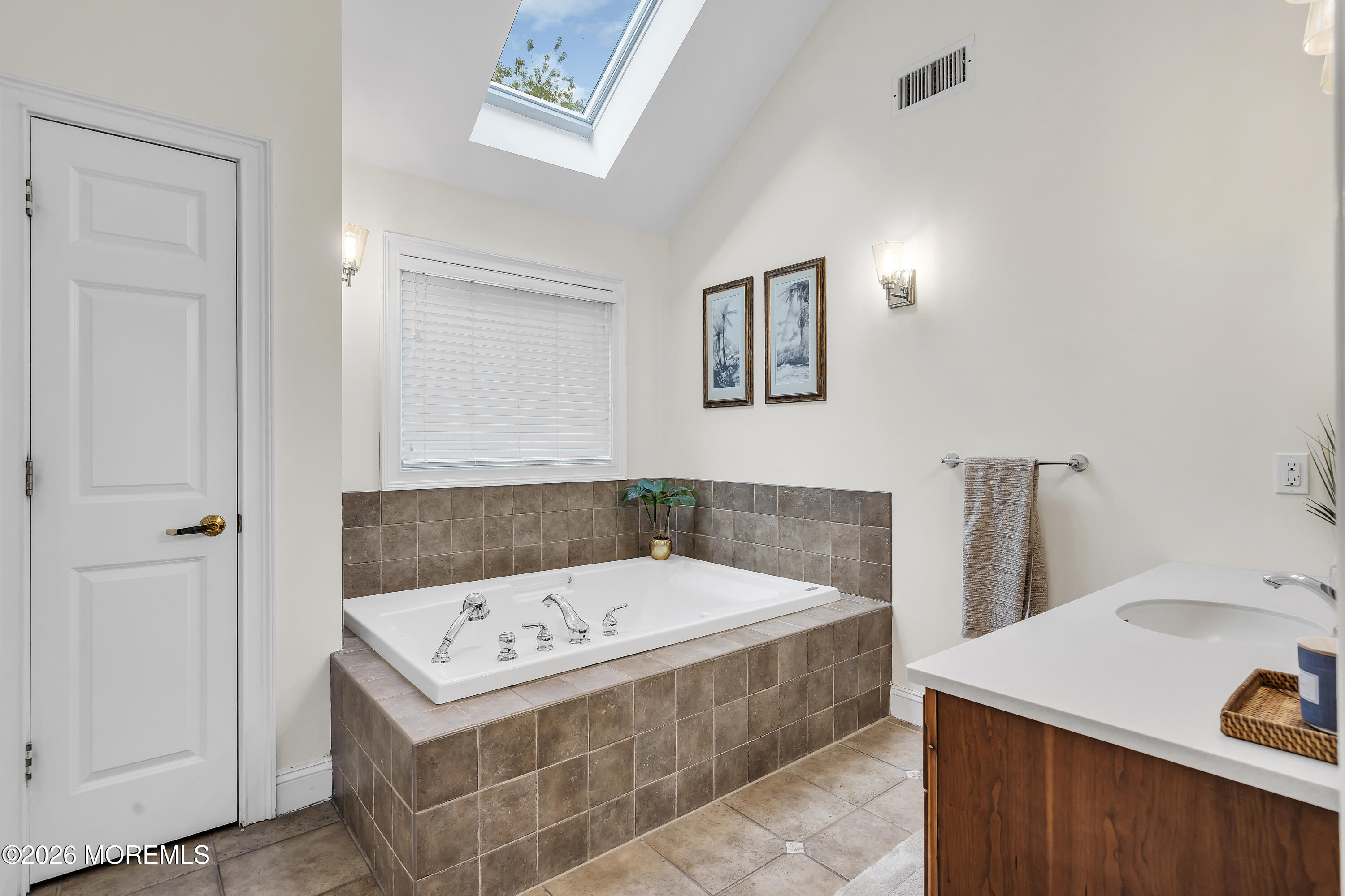 14 Winhar Place Oceanport NJ 07757