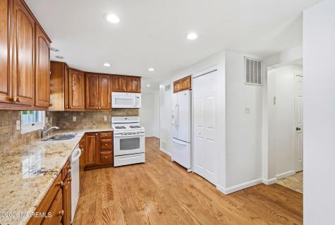 1707 Melville Street Oakhurst NJ 07755