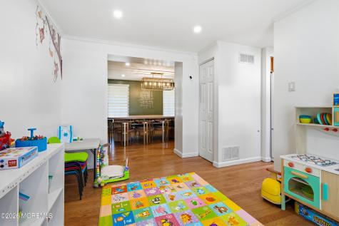 1707 Melville Street Oakhurst NJ 07755