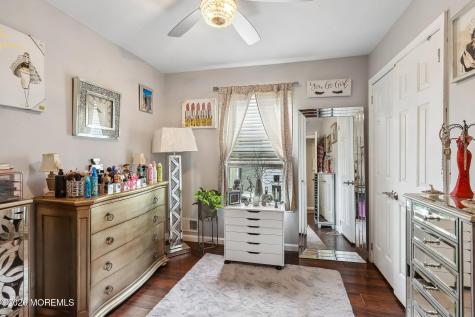 81 Farnworth Close Freehold NJ 07728