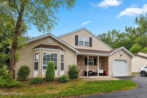 81 Farnworth Close Freehold NJ 07728