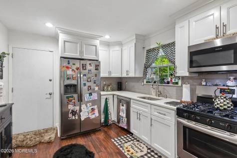81 Farnworth Close Freehold NJ 07728