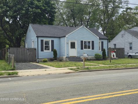 610 Chestnut Street Lakehurst NJ 08733