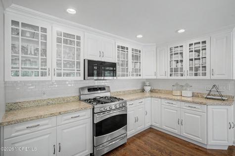 87 Twin Brooks Avenue Middletown NJ 07748
