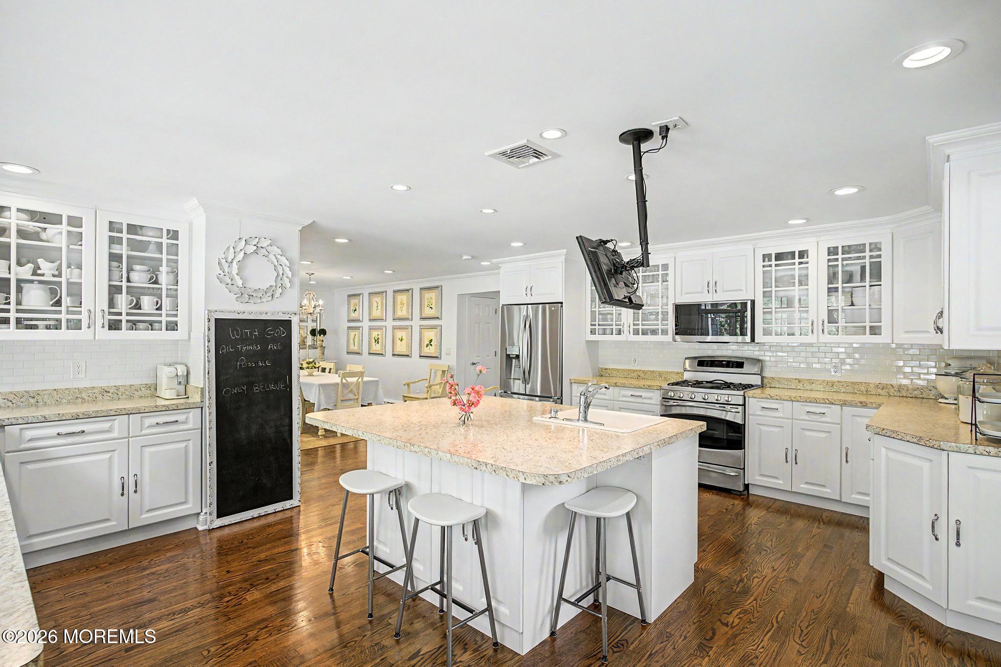 87 Twin Brooks Avenue Middletown NJ 07748