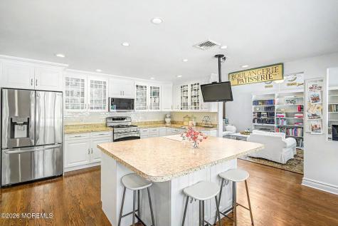 87 Twin Brooks Avenue Middletown NJ 07748