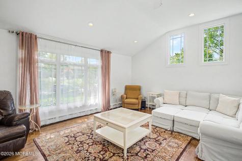 87 Twin Brooks Avenue Middletown NJ 07748