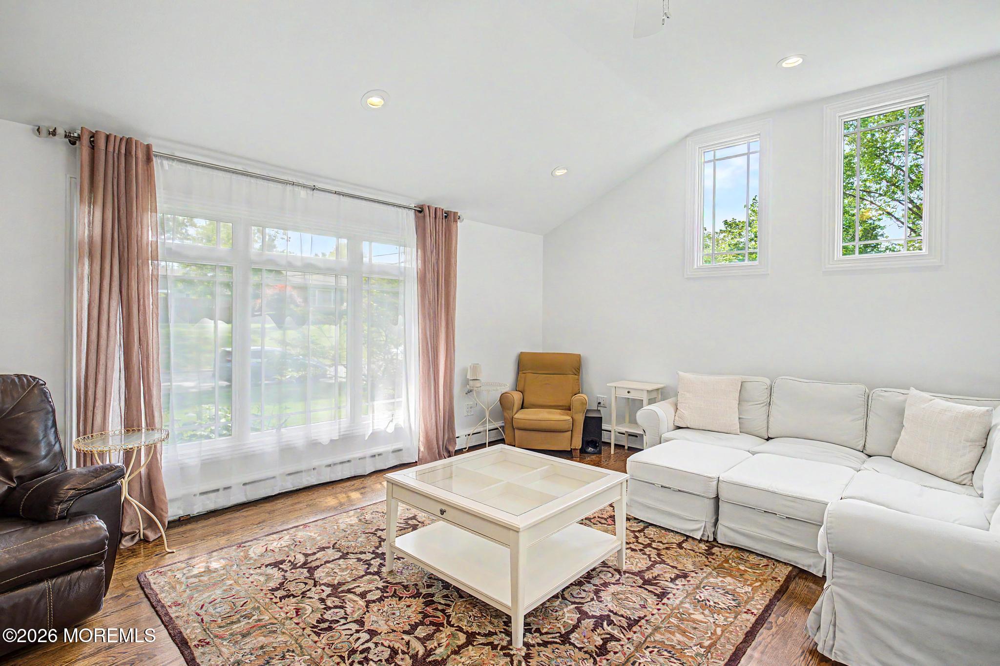 87 Twin Brooks Avenue Middletown NJ 07748