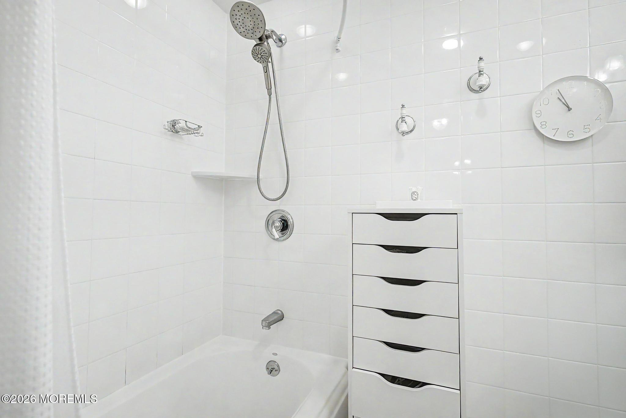 87 Twin Brooks Avenue Middletown NJ 07748