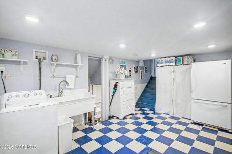 87 Twin Brooks Avenue Middletown NJ 07748