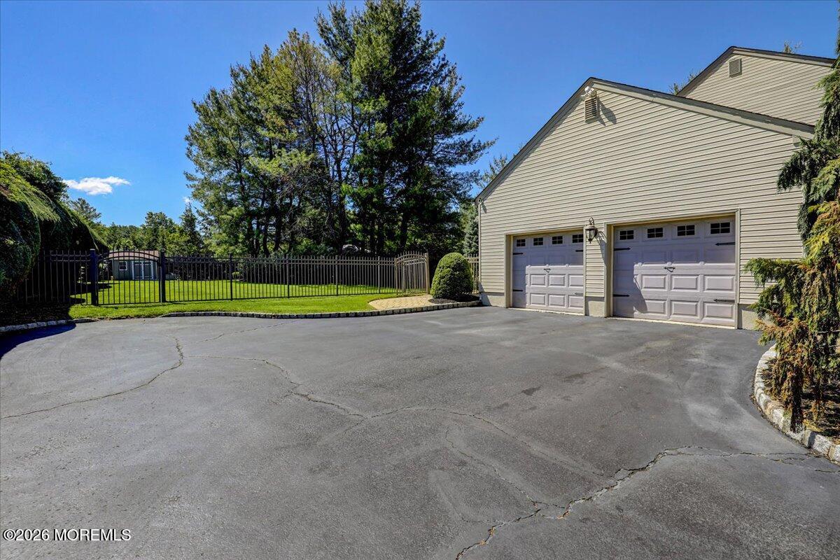 6 Woodhollow Drive Holmdel NJ 07733
