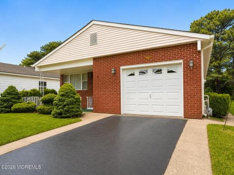 21 Guadalajara Drive Toms River NJ 08757
