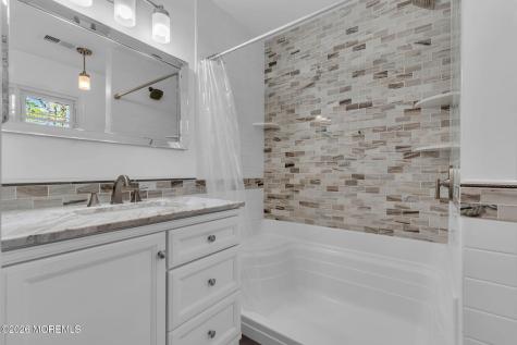 11 London Court Toms River NJ 08753