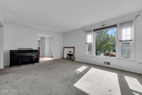 11 London Court Toms River NJ 08753