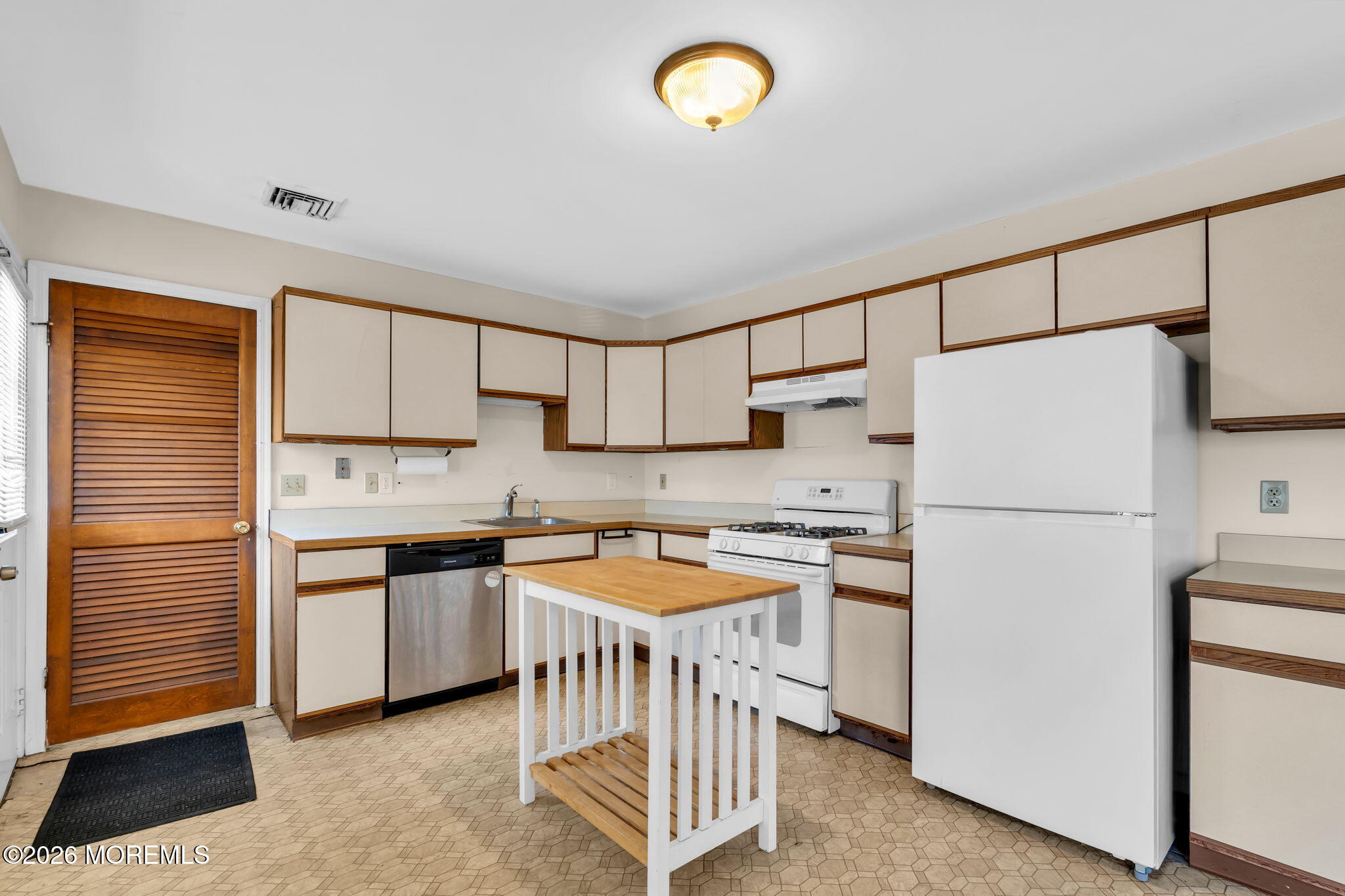 35 Spruce Street Beachwood NJ 08722