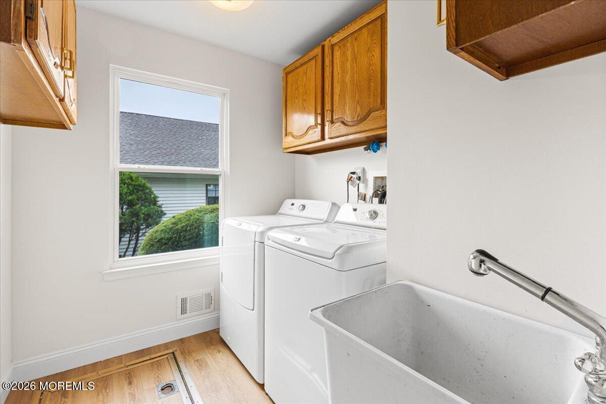 16 Suffolk Way Marlboro NJ 07746