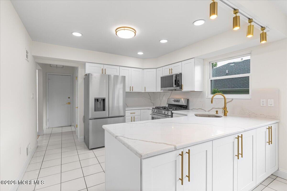 16 Suffolk Way Marlboro NJ 07746