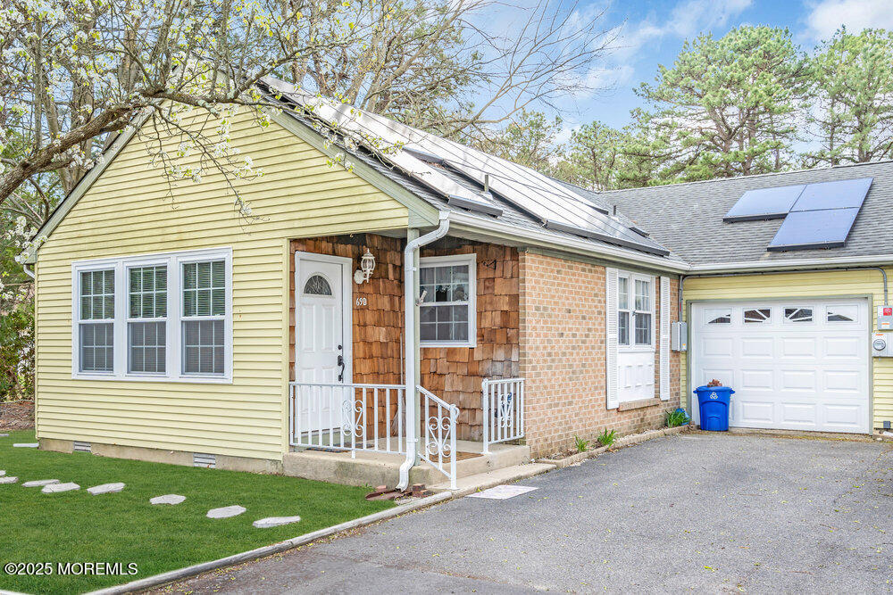 69 Sunset Road Whiting NJ 08759