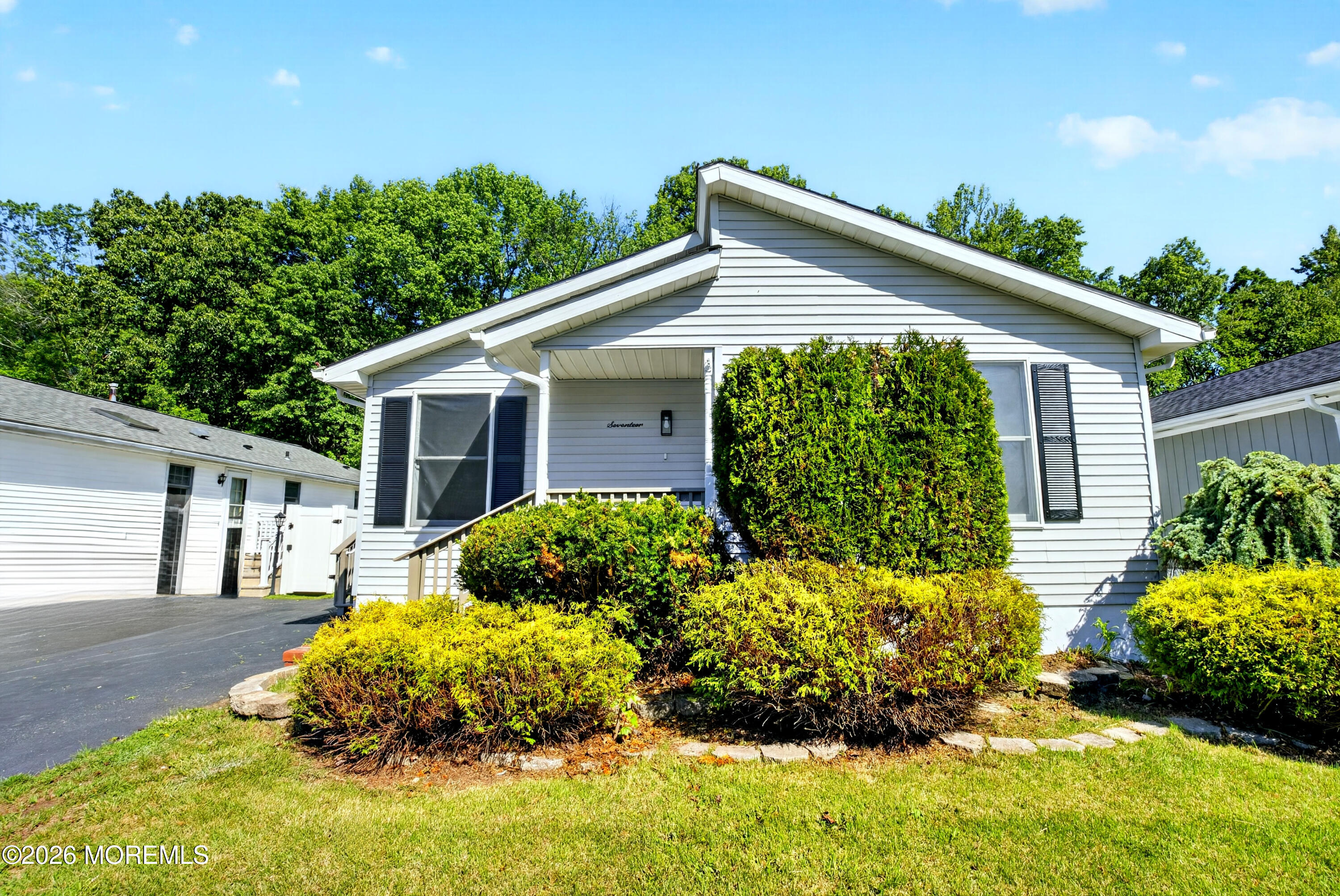 17 Brookview Lane Manalapan NJ 07726