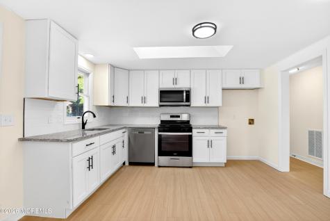 17 Brookview Lane Manalapan NJ 07726