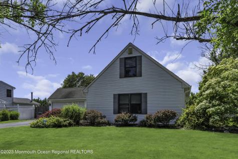 23 Appletree Road Howell NJ 07731
