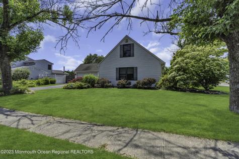 23 Appletree Road Howell NJ 07731