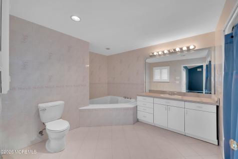203 Gilford Avenue Island Heights NJ 08732