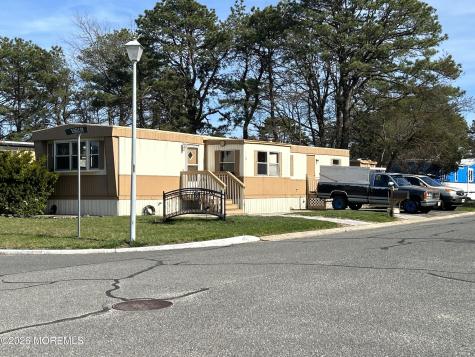 13 Bluebird Lane Whiting NJ 08759