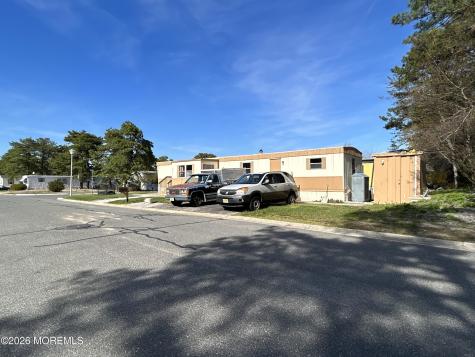 13 Bluebird Lane Whiting NJ 08759