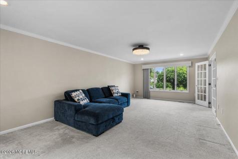 26 Ruset Lane Farmingdale NJ 07727