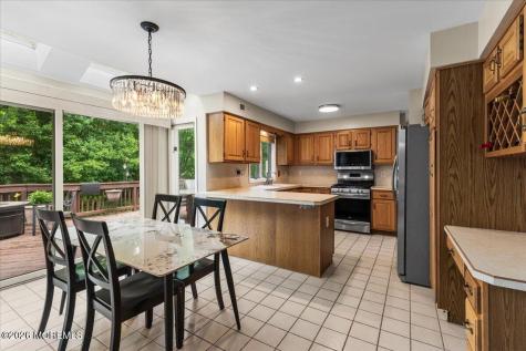 26 Ruset Lane Farmingdale NJ 07727