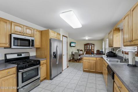 92 Birch Street Beachwood NJ 08722