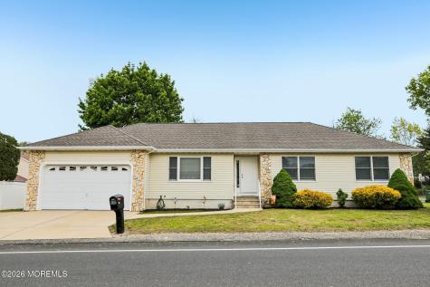 92 Birch Street Beachwood NJ 08722