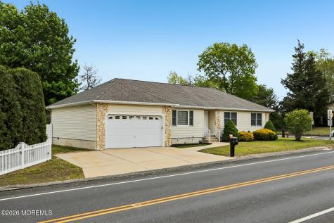 92 Birch Street Beachwood NJ 08722