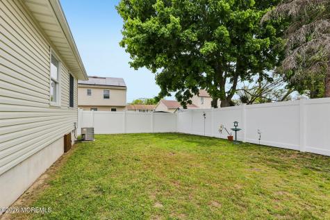 92 Birch Street Beachwood NJ 08722