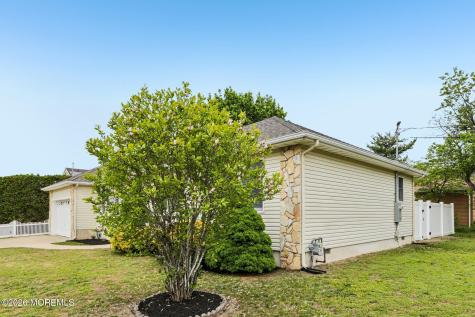 92 Birch Street Beachwood NJ 08722