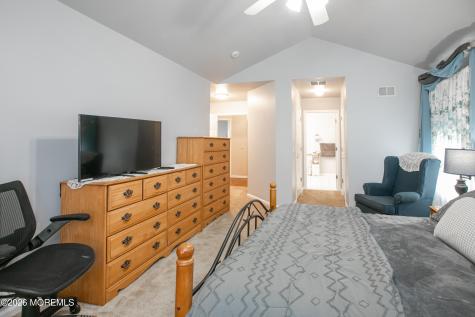 26 Skyline Drive Lakewood NJ 08701