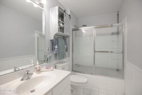 26 Skyline Drive Lakewood NJ 08701