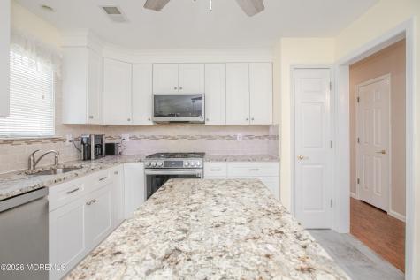 26 Skyline Drive Lakewood NJ 08701
