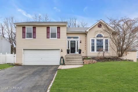 17 Heritage Drive Howell NJ 07731