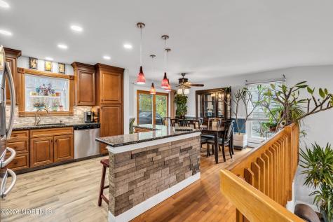 17 Heritage Drive Howell NJ 07731