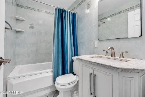 17 Heritage Drive Howell NJ 07731
