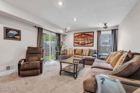 17 Heritage Drive Howell NJ 07731