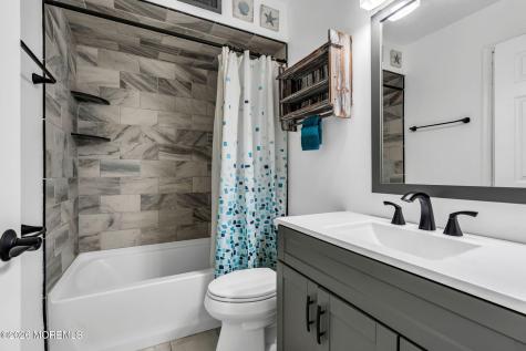 17 Heritage Drive Howell NJ 07731