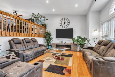 17 Heritage Drive Howell NJ 07731